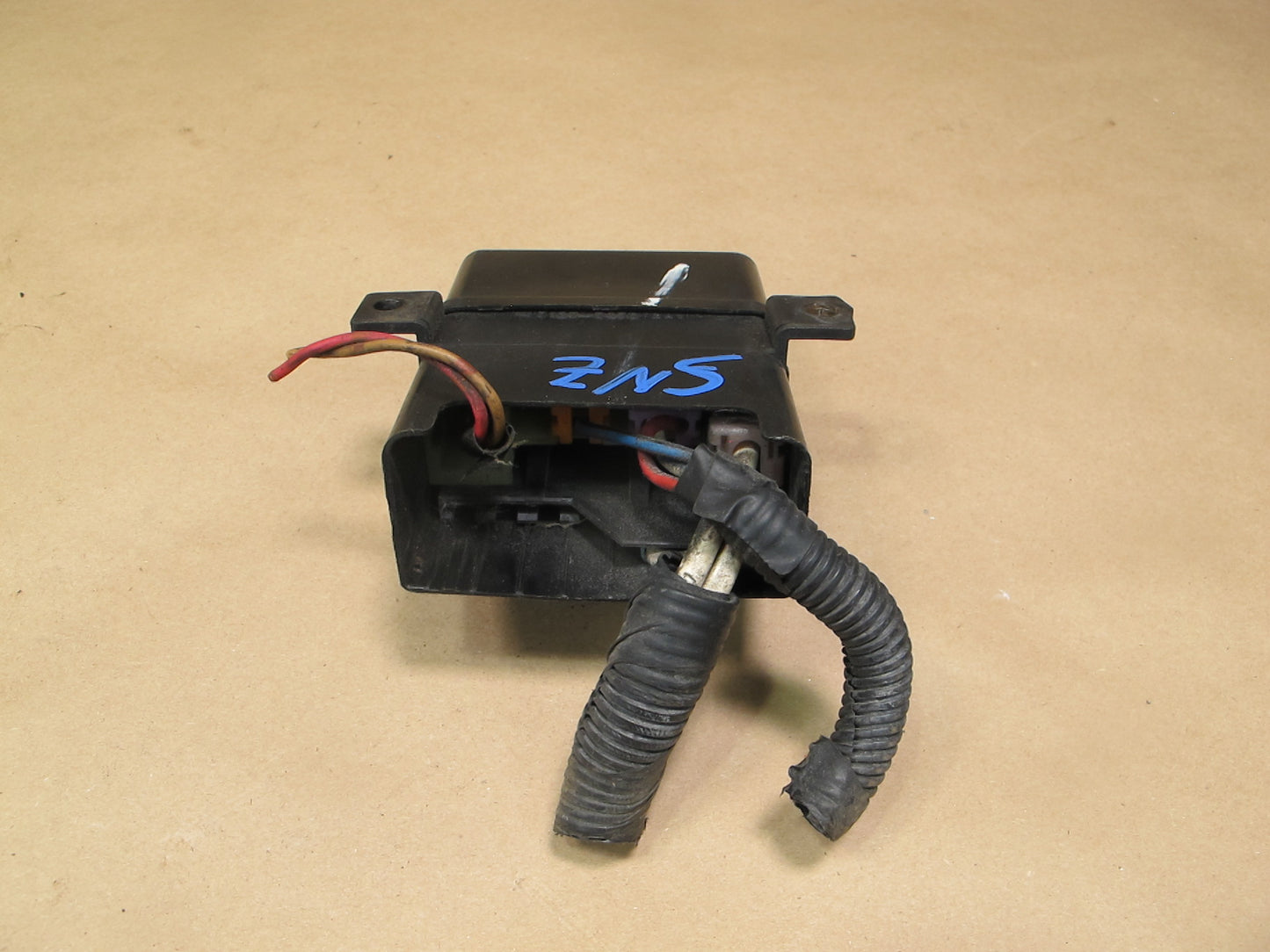84-86 Nissan Z31 300ZX Small Fuse Relay Box OEM