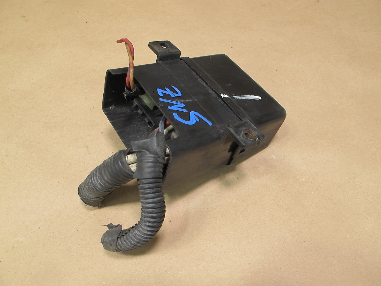 84-86 Nissan Z31 300ZX Small Fuse Relay Box OEM