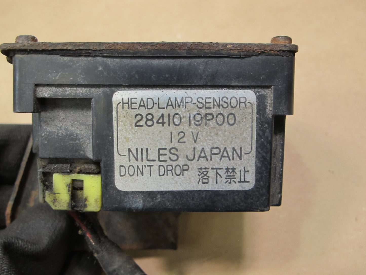 84-86 Nissan Z31 300ZX 2+0 Headlight Lamp Sensor Module 28410-19P00 OEM