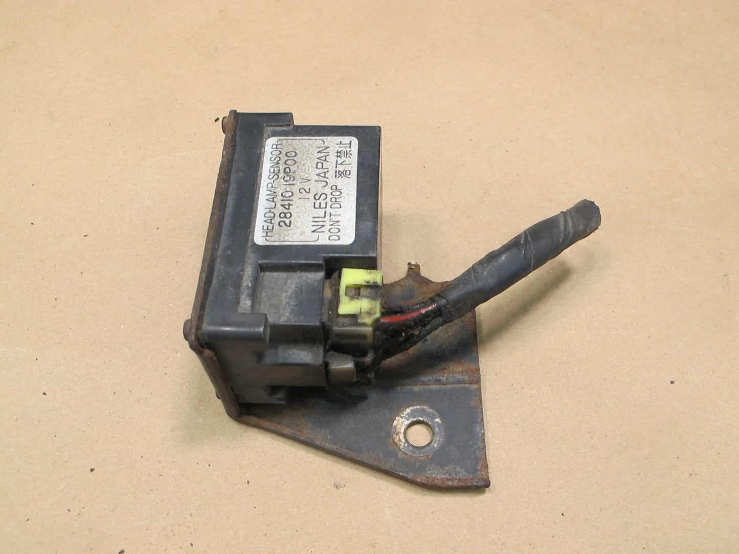 84-86 Nissan Z31 300ZX 2+0 Headlight Lamp Sensor Module 28410-19P00 OEM