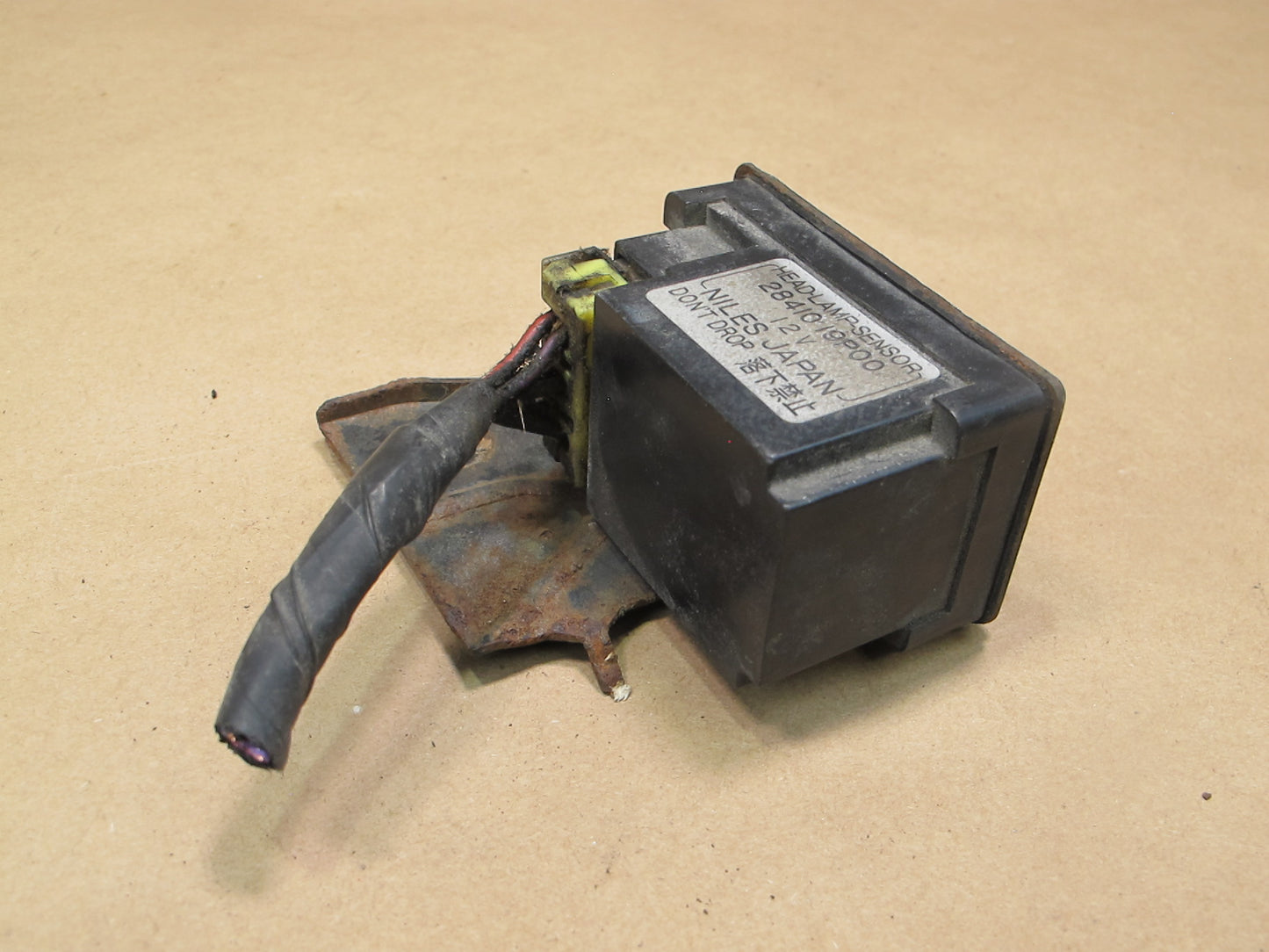 84-86 Nissan Z31 300ZX 2+0 Headlight Lamp Sensor Module 28410-19P00 OEM