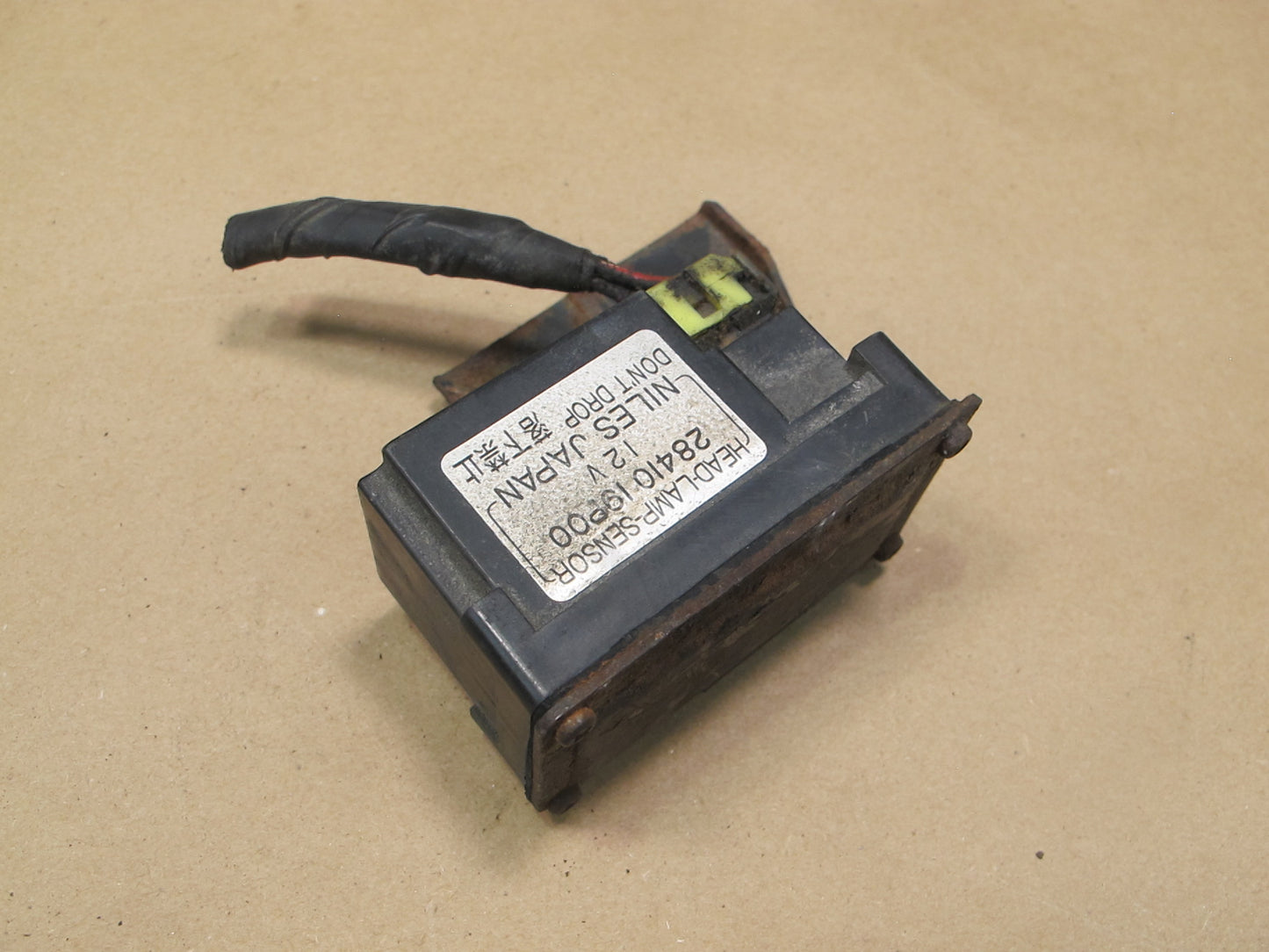 84-86 Nissan Z31 300ZX 2+0 Headlight Lamp Sensor Module 28410-19P00 OEM