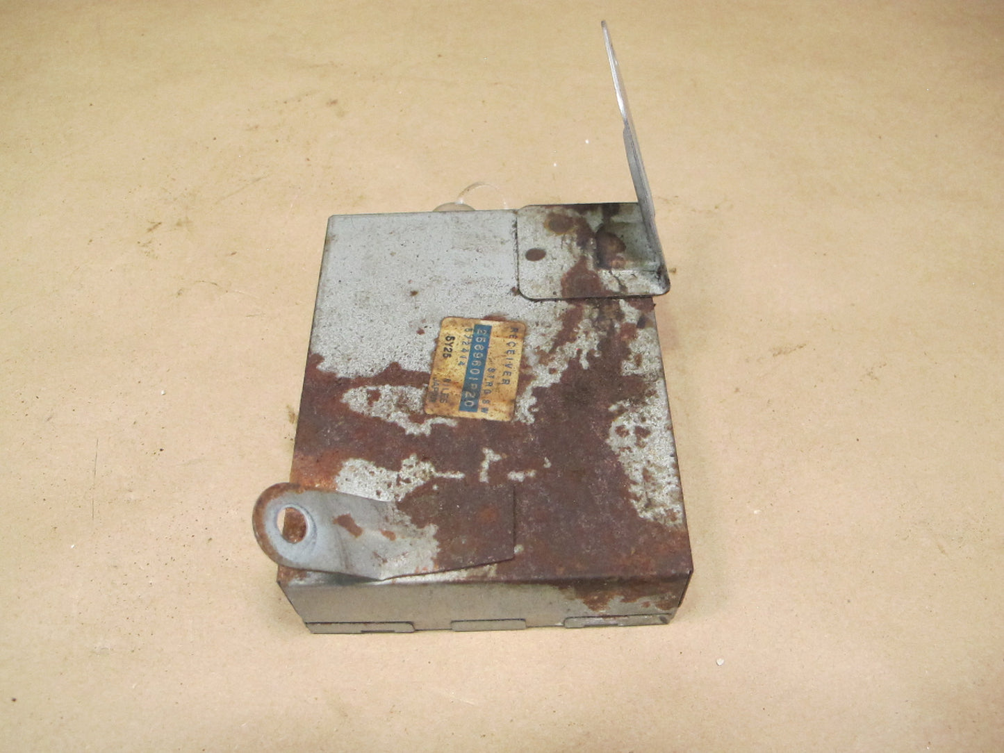 84-89 Nissan Z31 300ZX Communication Control Module Receiver 25696-01P20 OEM