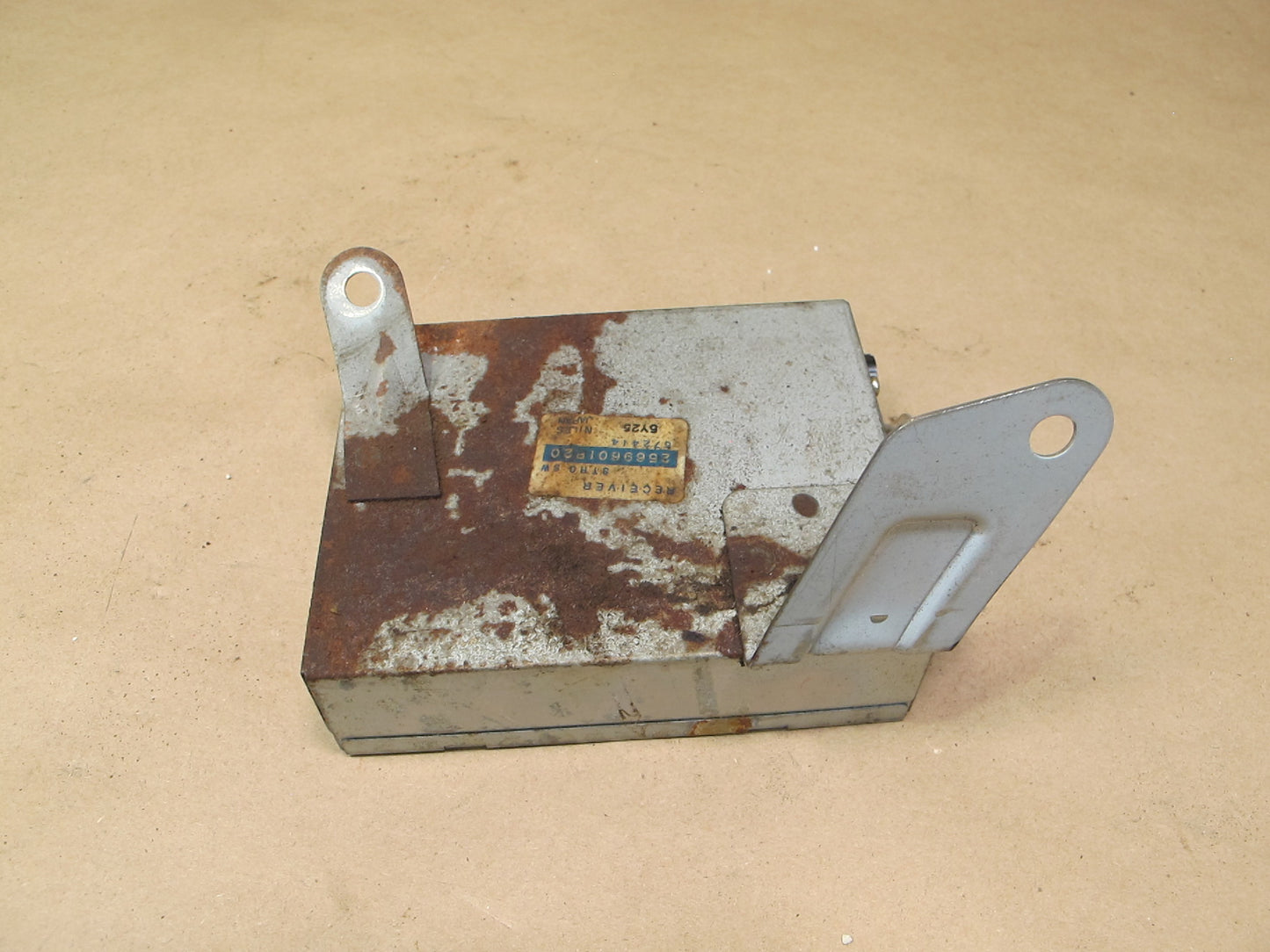 84-89 Nissan Z31 300ZX Communication Control Module Receiver 25696-01P20 OEM