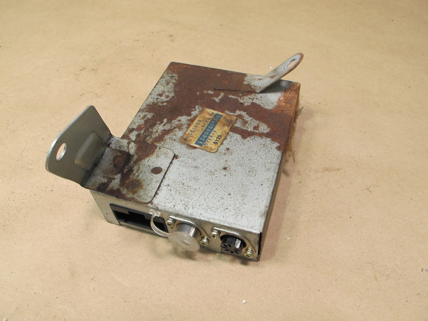 84-89 Nissan Z31 300ZX Communication Control Module Receiver 25696-01P20 OEM