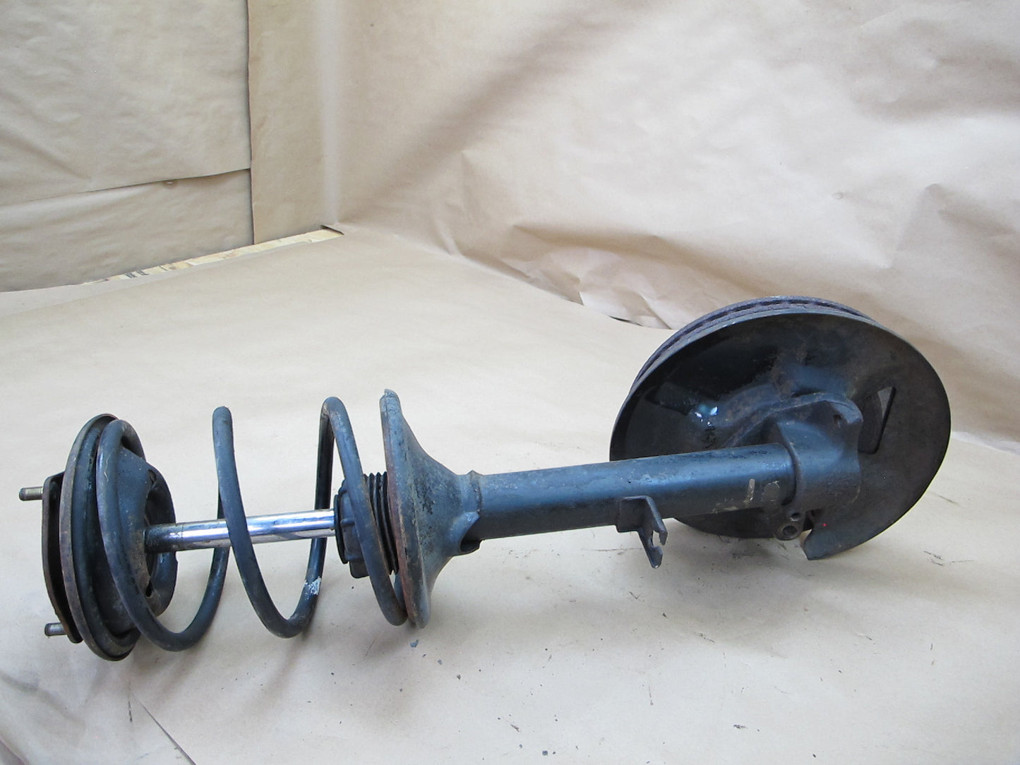 84-86 Nissan Z31 300ZX Front Right Spindle Knuckle Wheel Hub Strut Rotor OEM