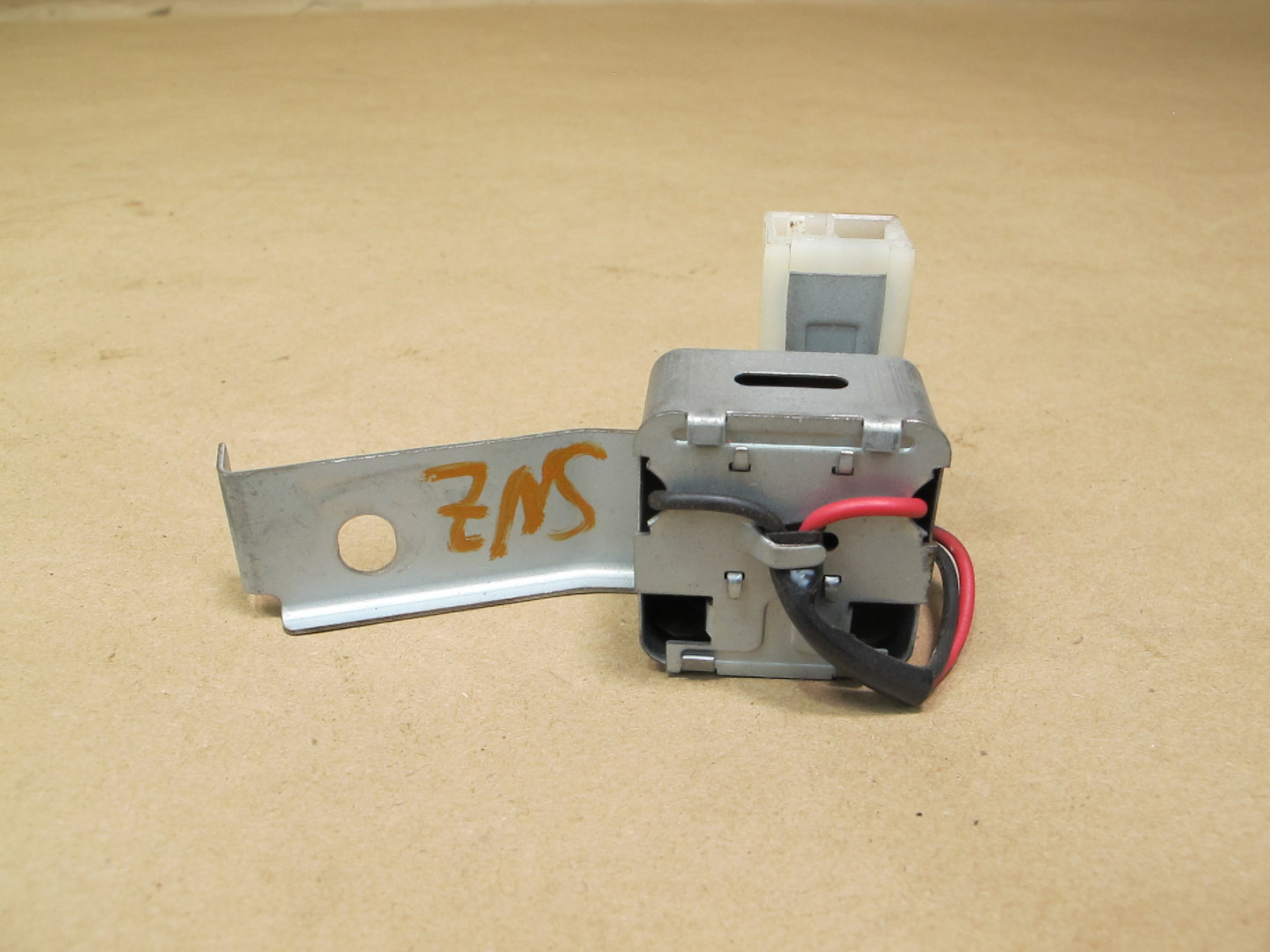 84-86 Nissan Z31 300ZX Buzzer Parking Alarm Module 24841-01P00 OEM