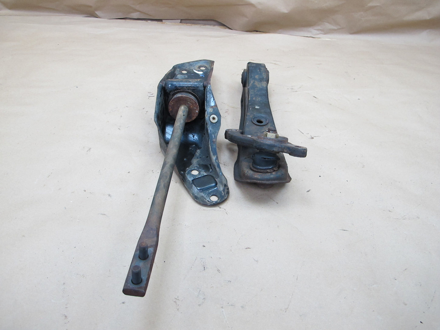 84-86 Nissan Z31 300ZX 2+0 Front Right Lower Control Arm & Torsion Bar Set OEM