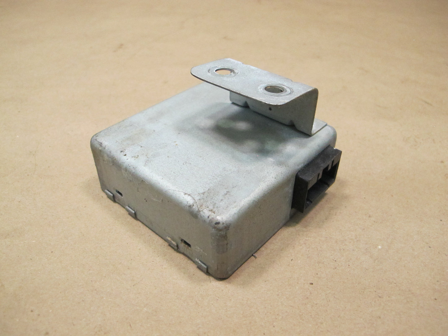 90-96 Nissan Z32 300ZX Theft Warning Control Module 28590-30P00 OEM