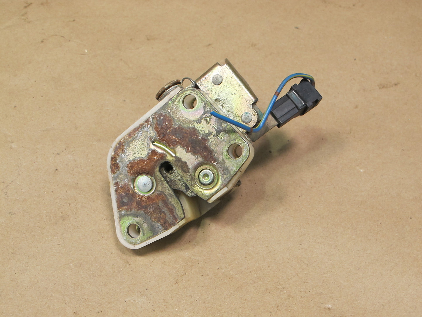 84-86 Nissan Z31 300ZX 2+0 Rear Trunk Lock Latch Actuator OEM