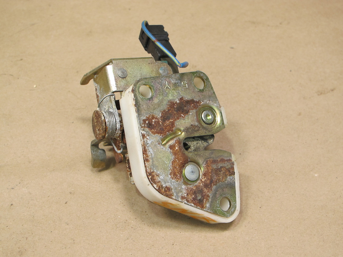 84-86 Nissan Z31 300ZX 2+0 Rear Trunk Lock Latch Actuator OEM