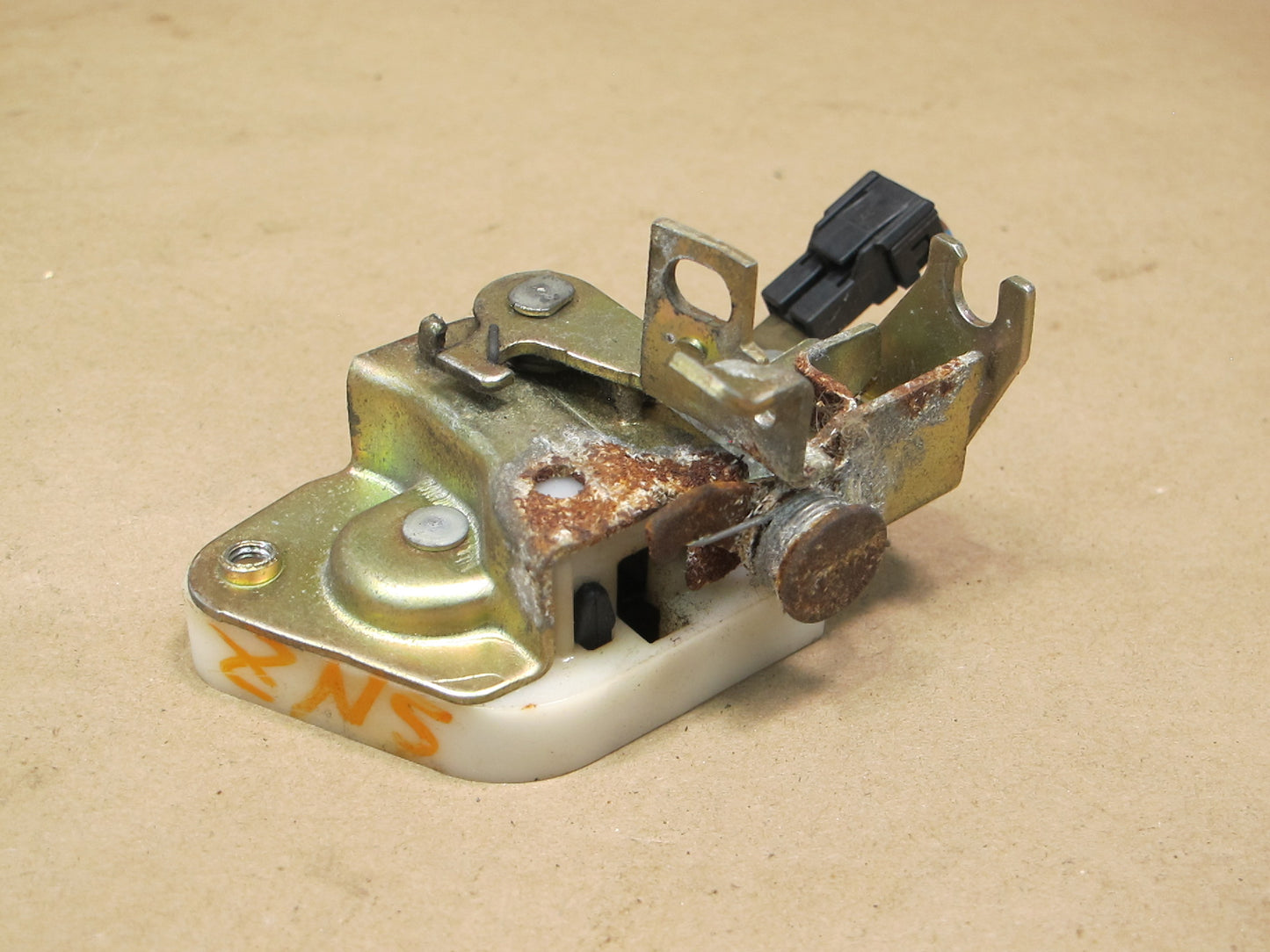 84-86 Nissan Z31 300ZX 2+0 Rear Trunk Lock Latch Actuator OEM