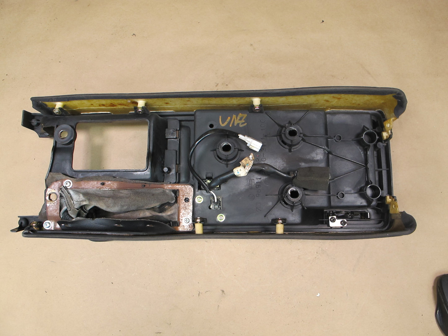 1993 Nissan Z32 300ZX Convertible Center Console Trim Cover Panel Armrest OEM