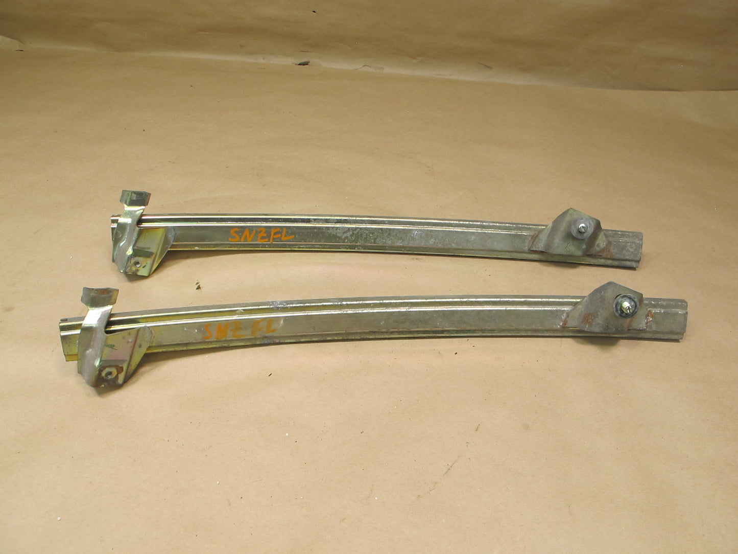 85-89 Nissan 300ZX Z31 2+0 Set of 2 Front Left Door Window Glass Guide OEM