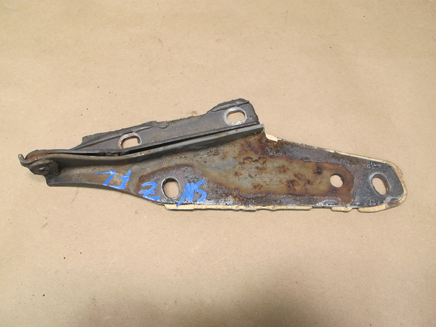 84-86 Nissan Z31 300ZX 2+0 NON Turbo Set of 2 Front Left Right Hood Hinge OEM