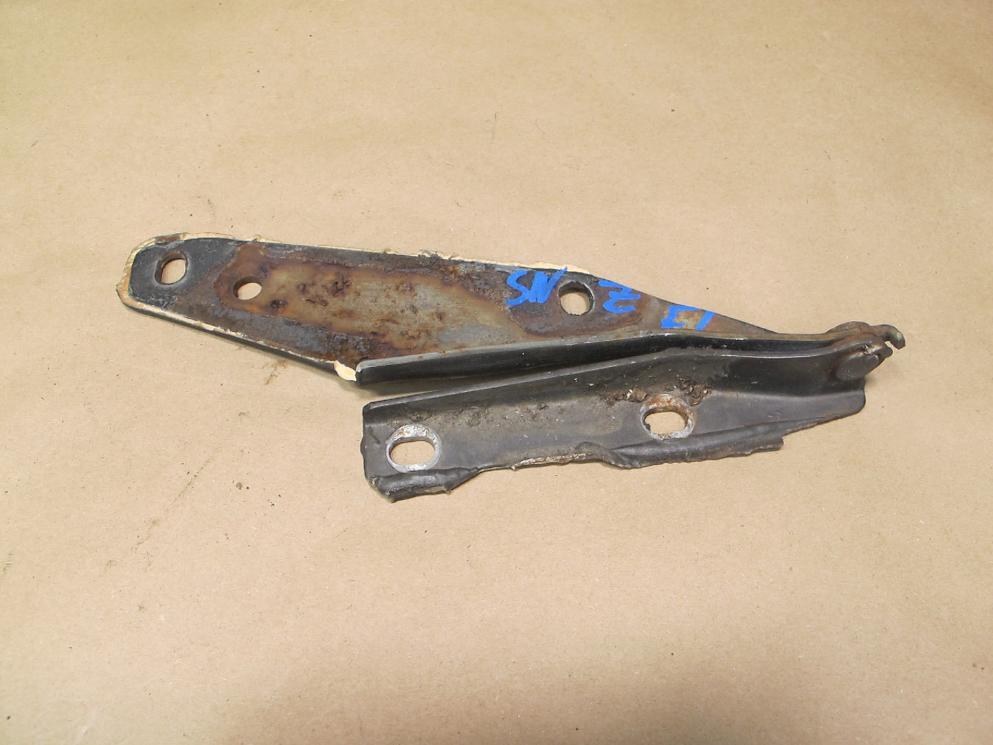 84-86 Nissan Z31 300ZX 2+0 NON Turbo Set of 2 Front Left Right Hood Hinge OEM