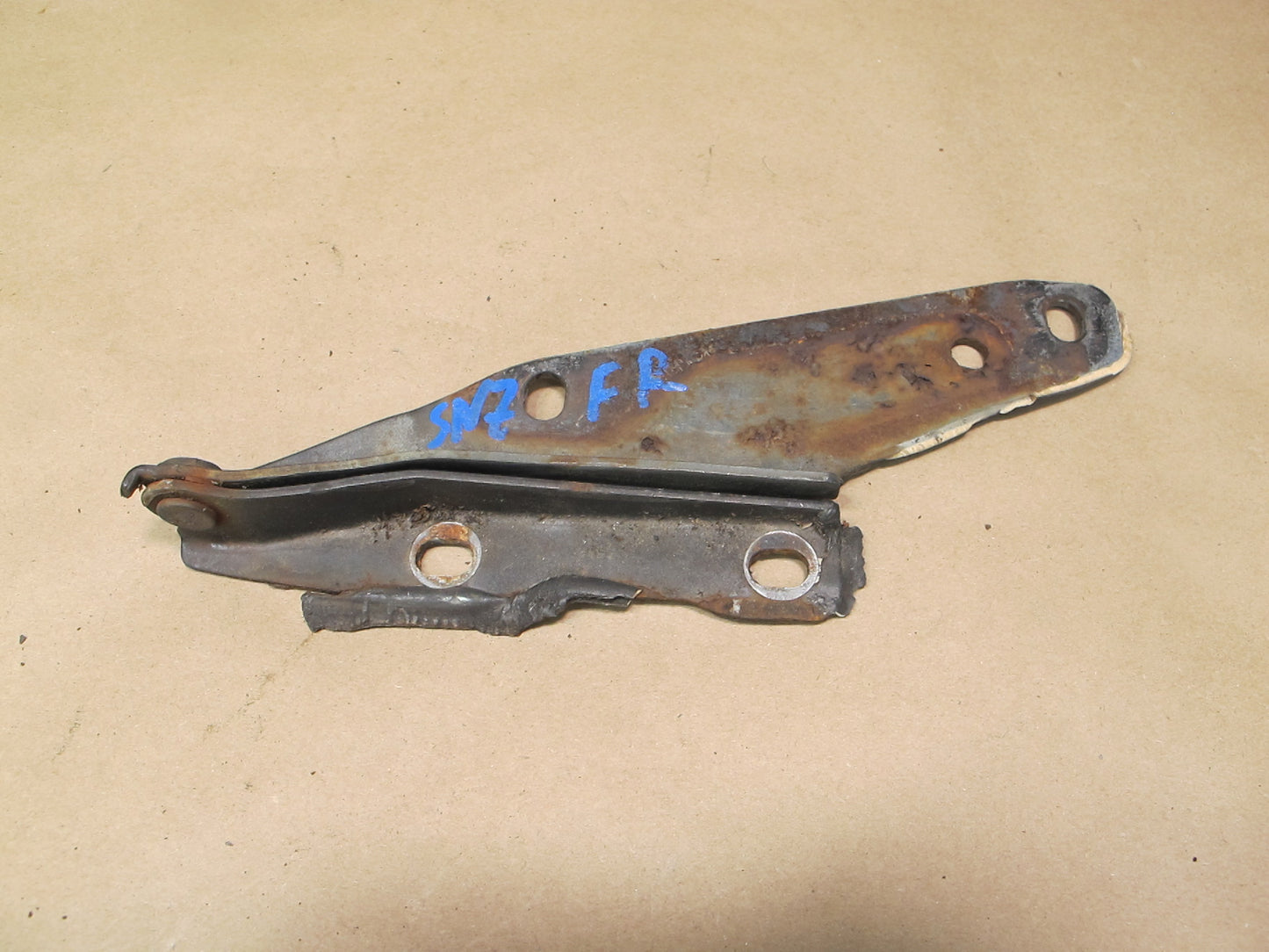 84-86 Nissan Z31 300ZX 2+0 NON Turbo Set of 2 Front Left Right Hood Hinge OEM