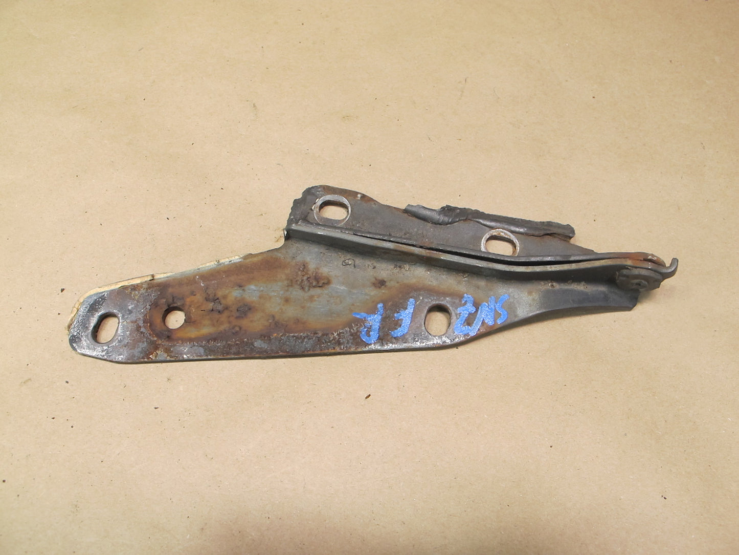 84-86 Nissan Z31 300ZX 2+0 NON Turbo Set of 2 Front Left Right Hood Hinge OEM