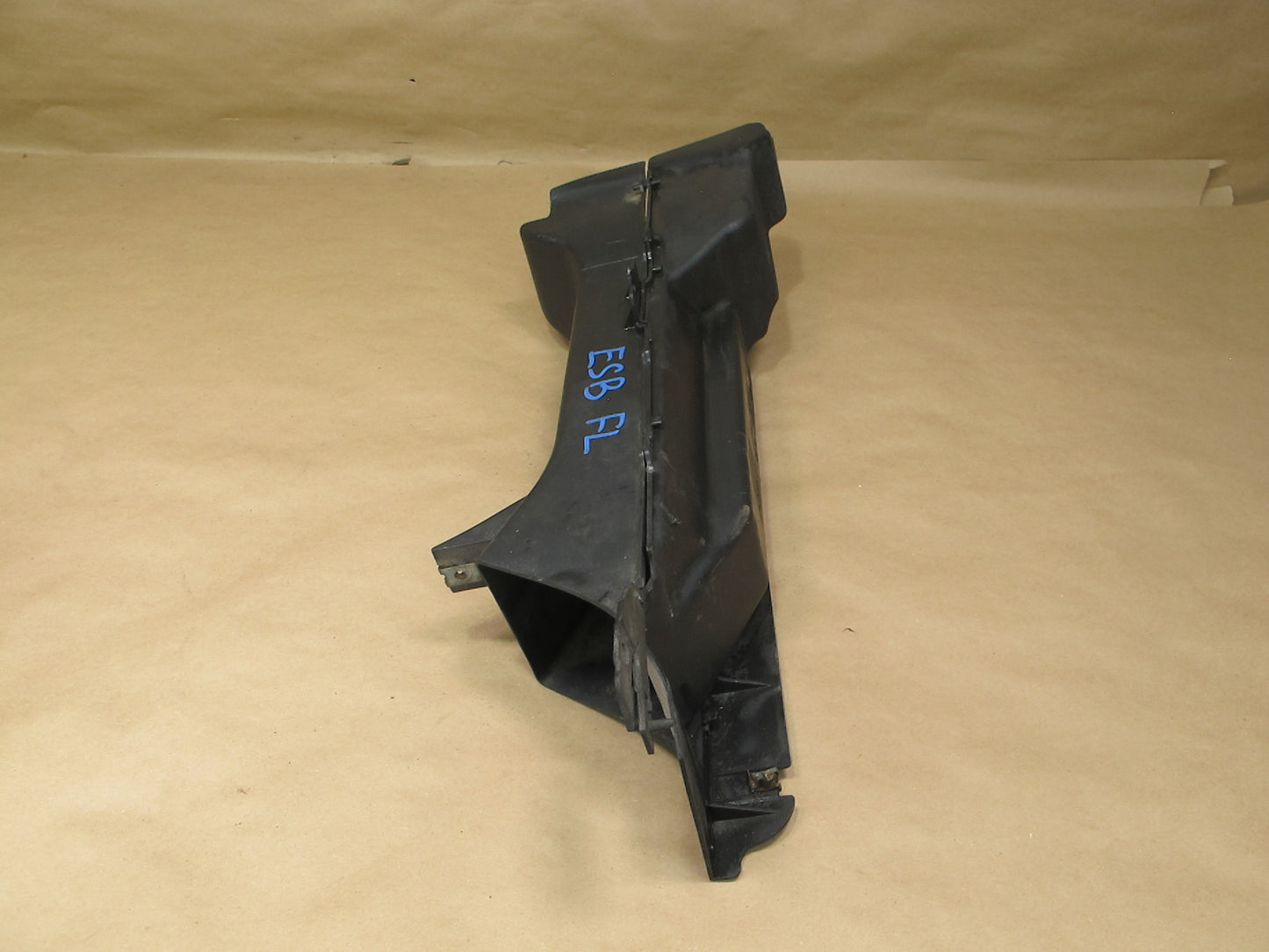 03-05 BMW E65 E66 7-SERIES Set of 2 Front Brake Caliper Air Vent Duct OEM