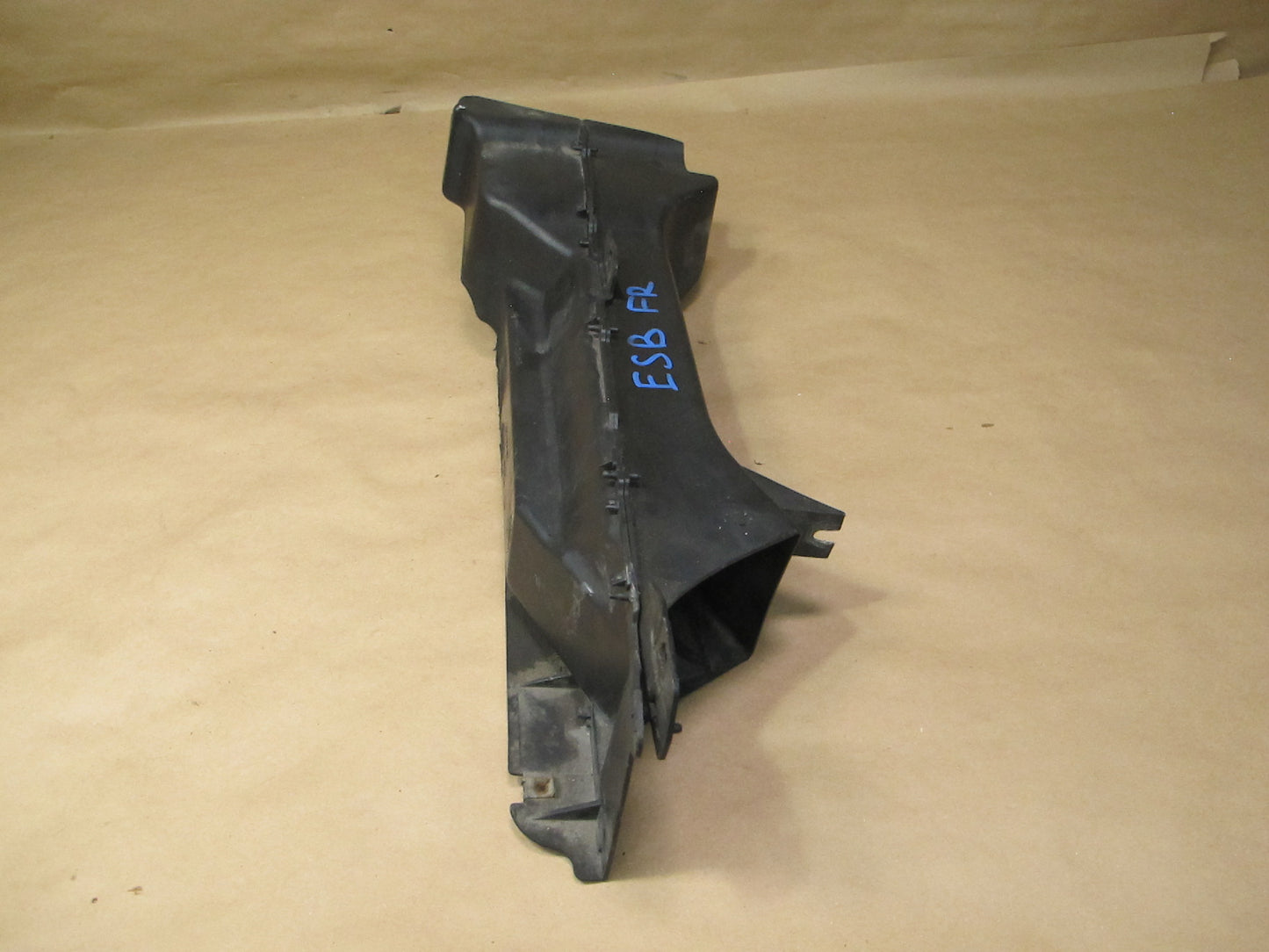 03-05 BMW E65 E66 7-SERIES Set of 2 Front Brake Caliper Air Vent Duct OEM