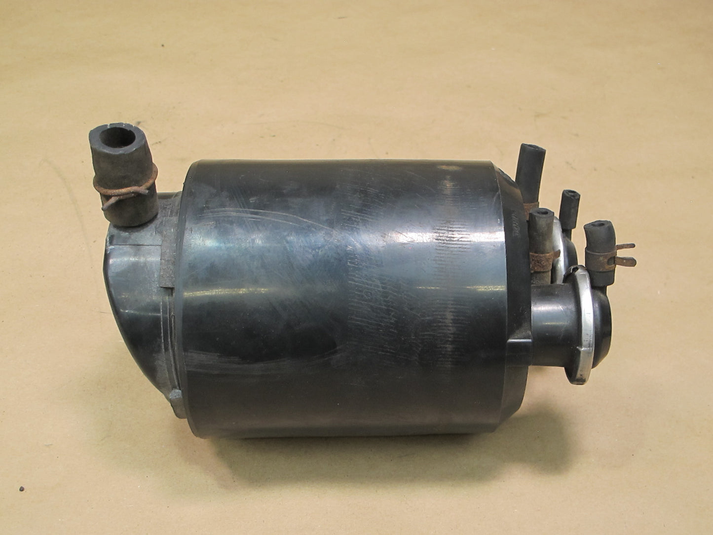 86-88 Nissan Z31 300ZX Fuel Evap Vapor Charcoal Canister 14950-16E01 OEM