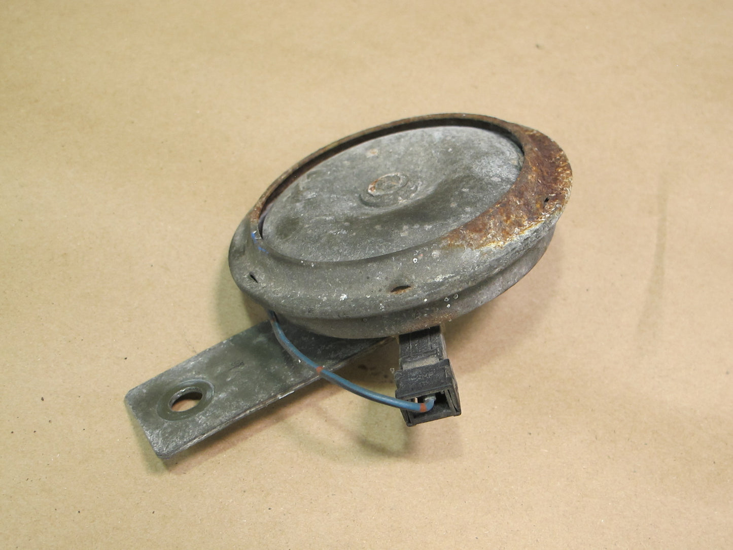 84-86 Nissan Z31 300ZX Set of 2 High & Low Tone Note Pitch Horn Signal OEM