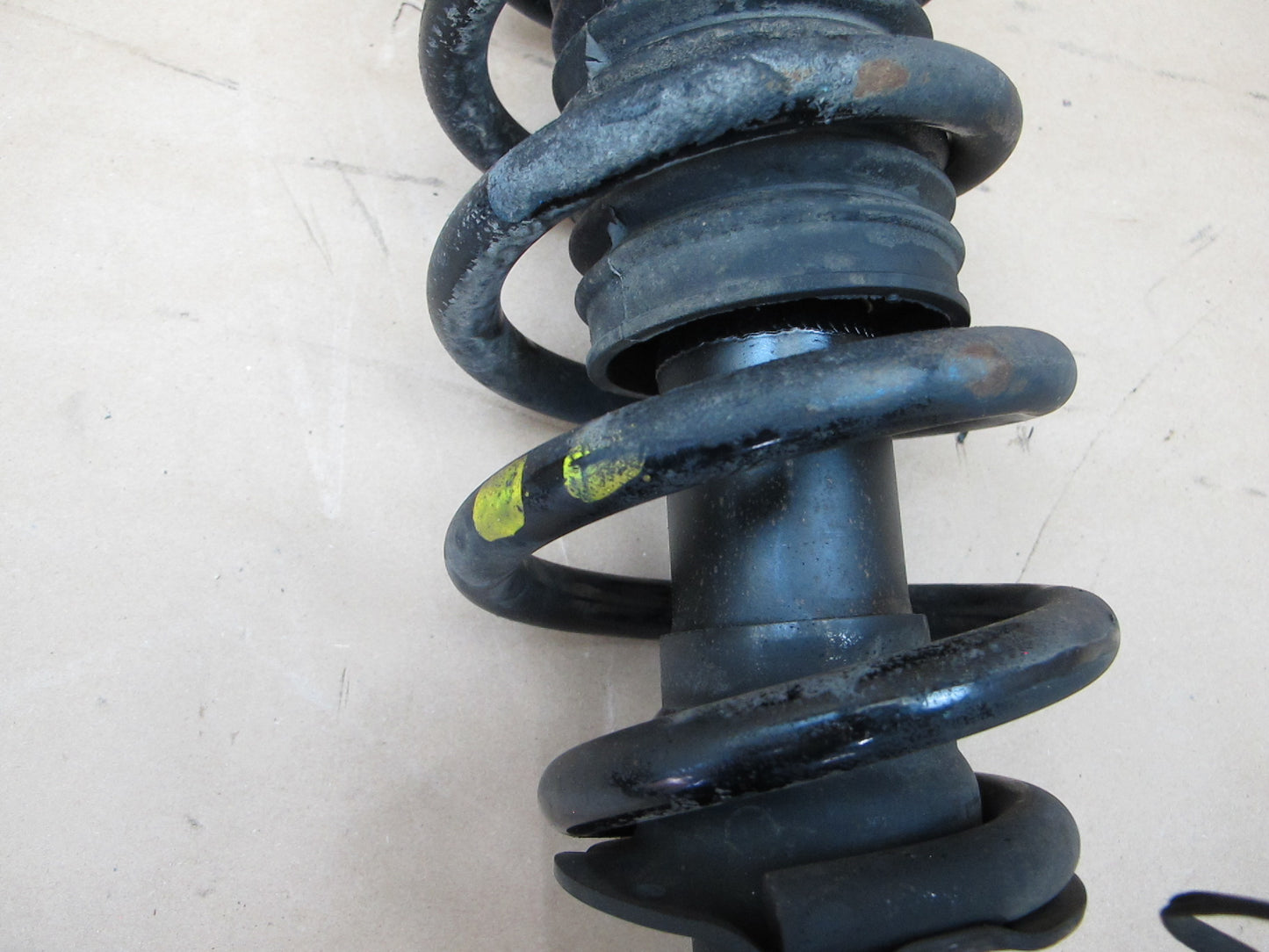 97-00 Lexus UZZ30 SC300 SC400 RWD Set of 2 Front Strut Shock Absorber OEM