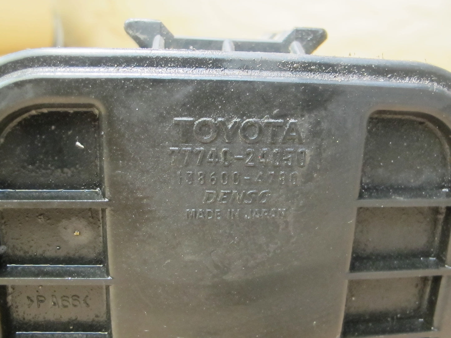 92-00 Lexus UZZ30 SC300 SC400 Fuel Evap Vapor Charcoal Canister OEM