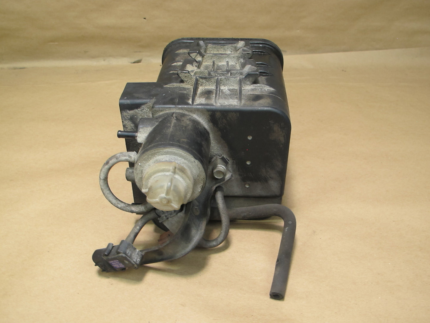92-00 Lexus UZZ30 SC300 SC400 Fuel Evap Vapor Charcoal Canister OEM