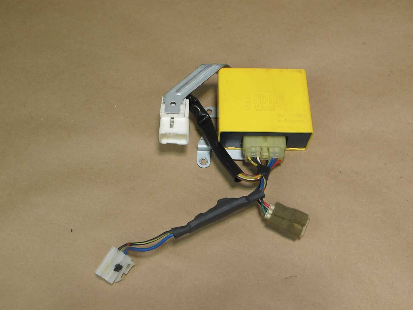 92-00 Lexus UZZ30 SC300 SC400 Radio Antenna Relay Module 85914-24030 OEM