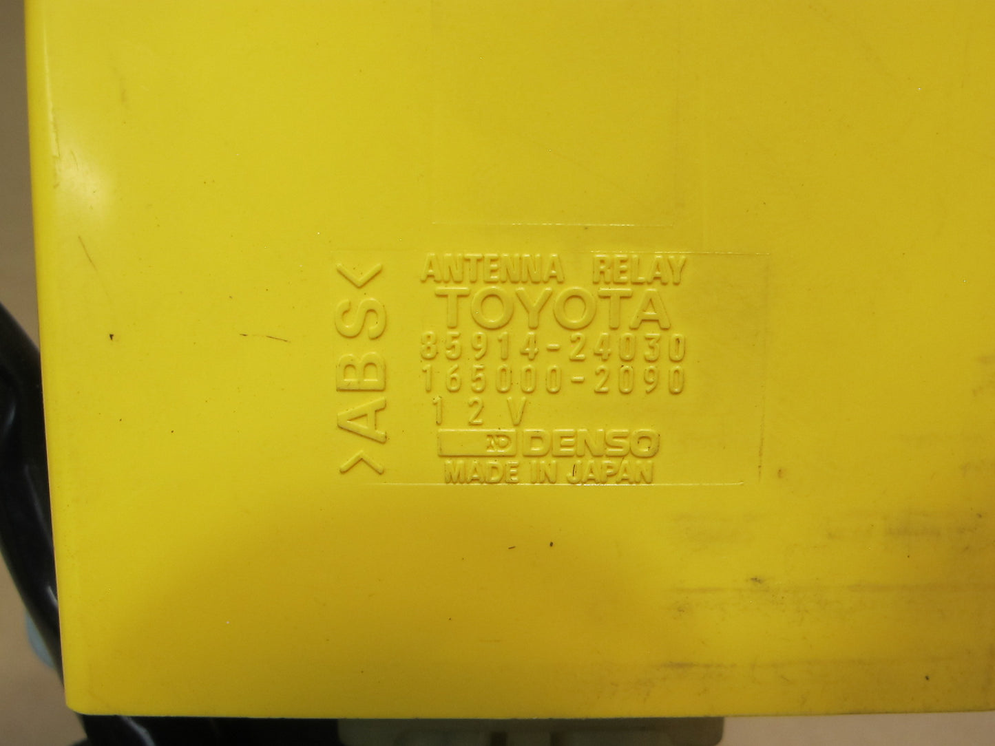 92-00 Lexus UZZ30 SC300 SC400 Radio Antenna Relay Module 85914-24030 OEM