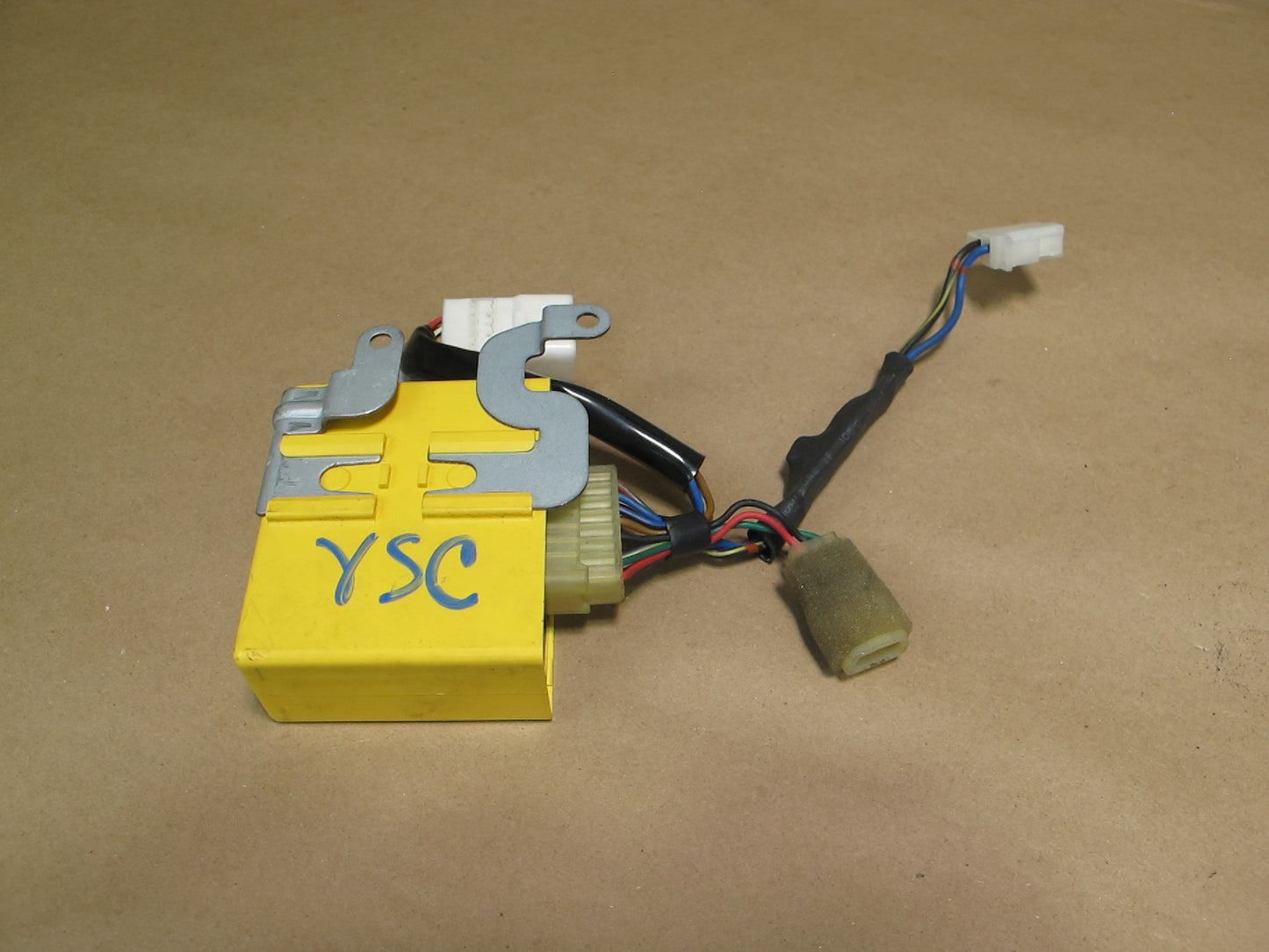 92-00 Lexus UZZ30 SC300 SC400 Radio Antenna Relay Module 85914-24030 OEM