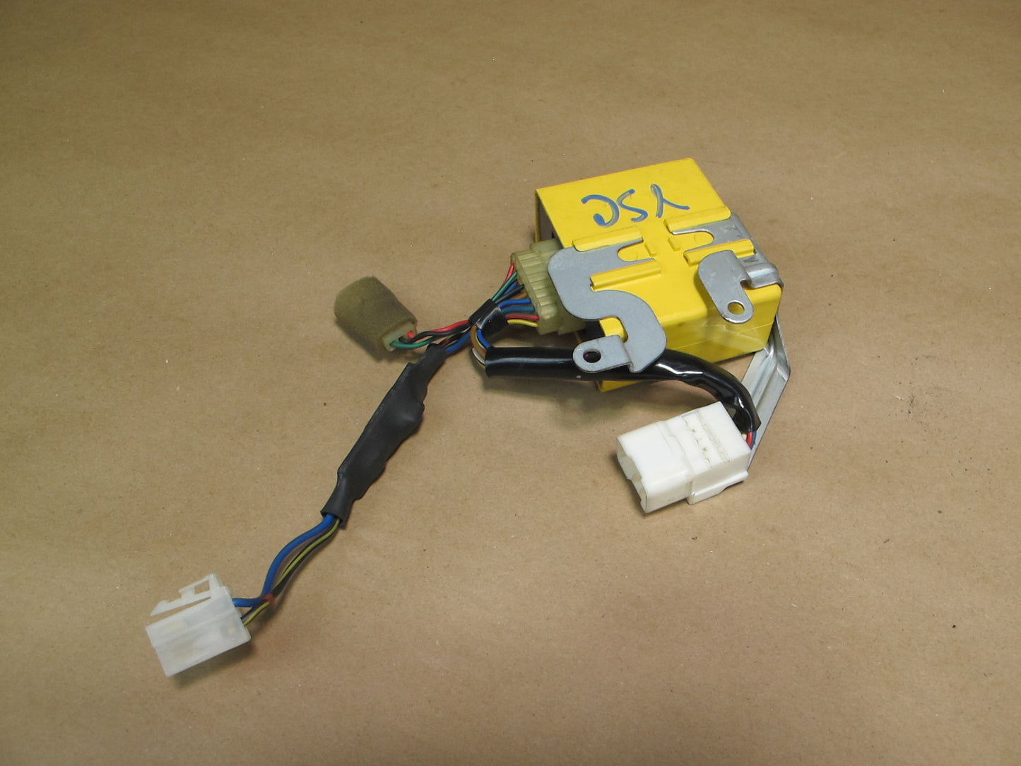 92-00 Lexus UZZ30 SC300 SC400 Radio Antenna Relay Module 85914-24030 OEM