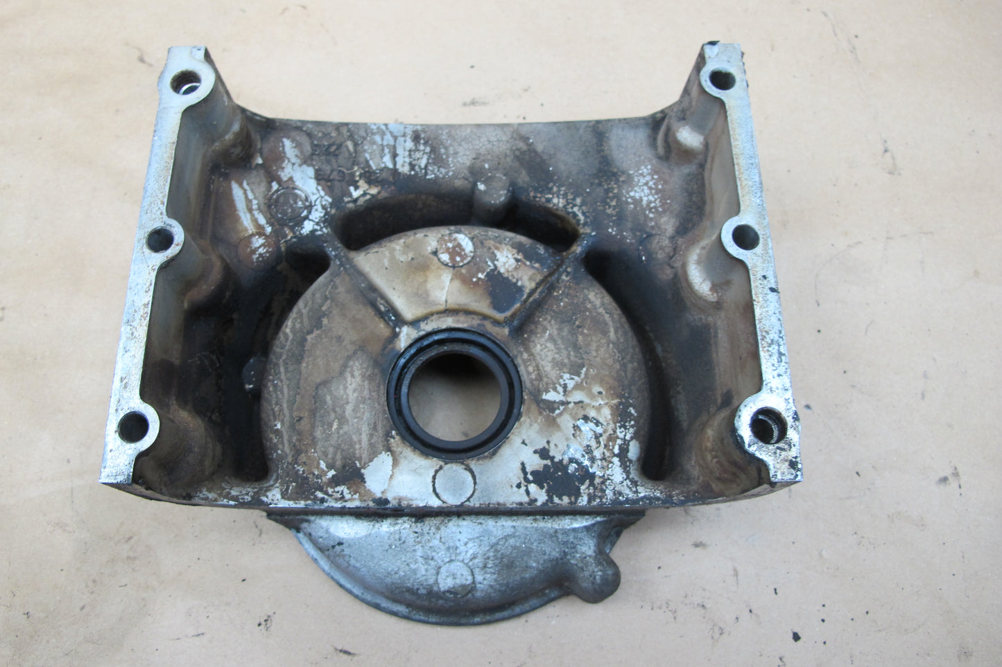 81-89 BMW E24 E23 E28 E32 M30 Engine Front Upper Timing Chain Case Cover OEM