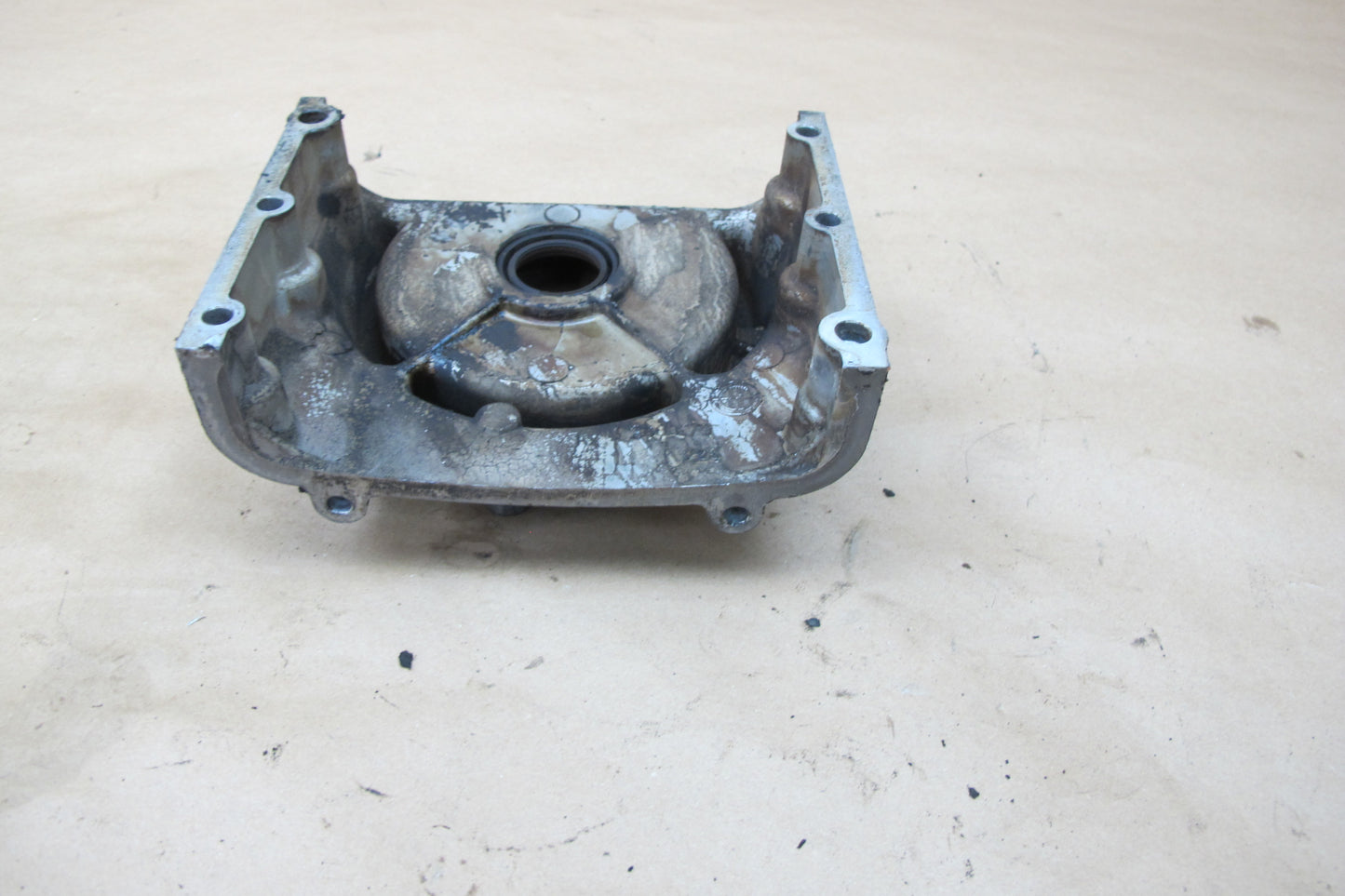 81-89 BMW E24 E23 E28 E32 M30 Engine Front Upper Timing Chain Case Cover OEM
