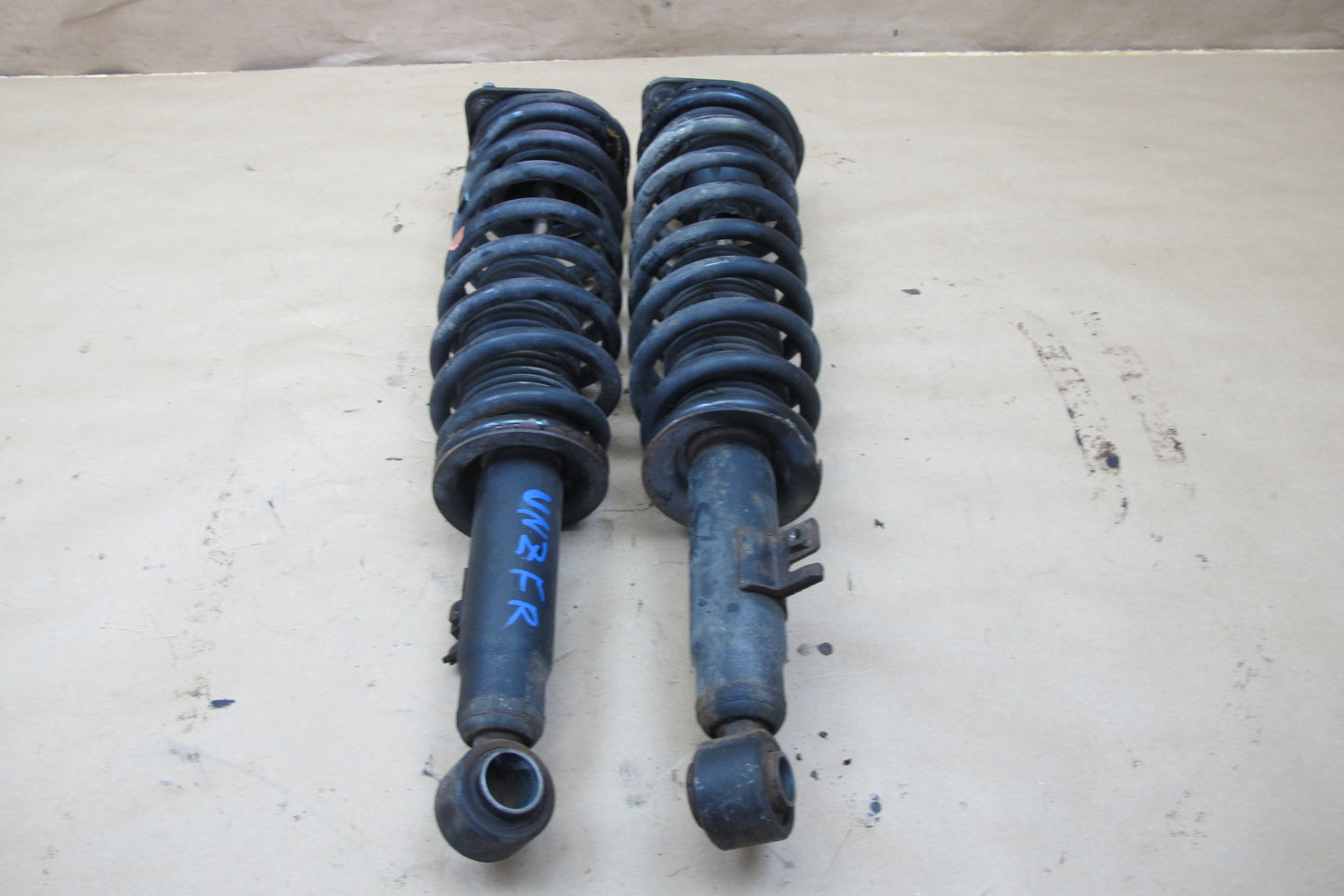 90-96 Nissan Z32 300ZX NON Turbo 2+0 Set of 2 Front Strut Shock Absorber OEM