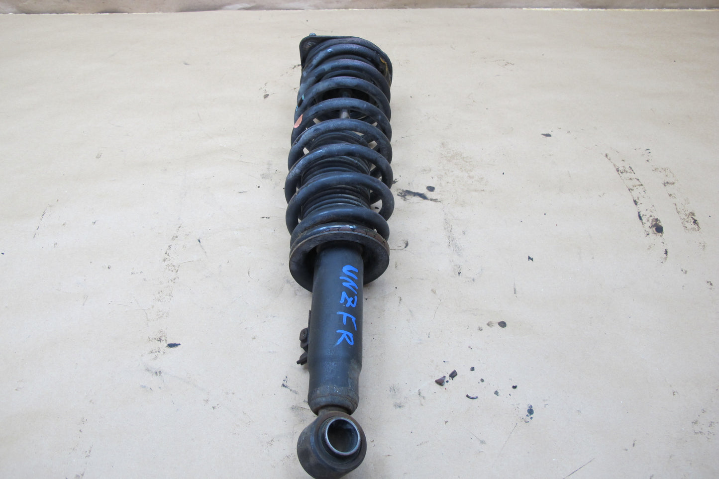 90-96 Nissan Z32 300ZX NON Turbo 2+0 Set of 2 Front Strut Shock Absorber OEM