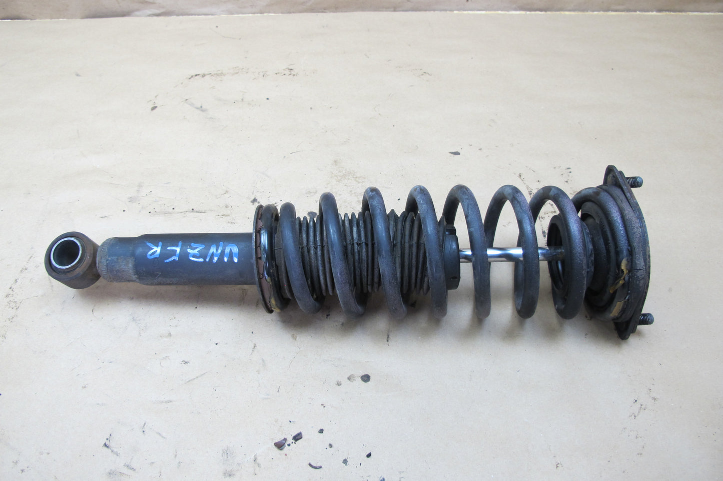 90-96 Nissan Z32 300ZX NON Turbo 2+0 Set of 2 Front Strut Shock Absorber OEM