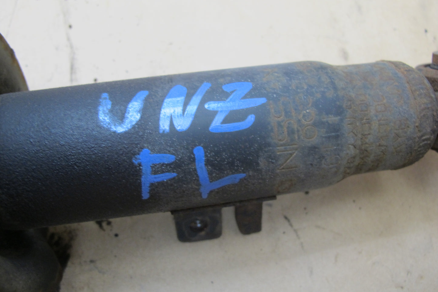 90-96 Nissan Z32 300ZX NON Turbo 2+0 Set of 2 Front Strut Shock Absorber OEM