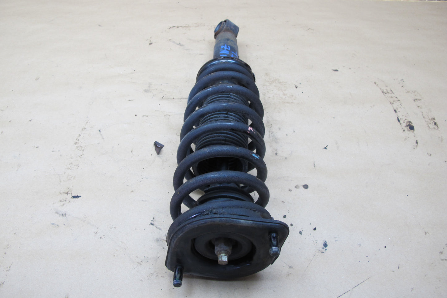 90-96 Nissan Z32 300ZX NON Turbo 2+0 Set of 2 Front Strut Shock Absorber OEM