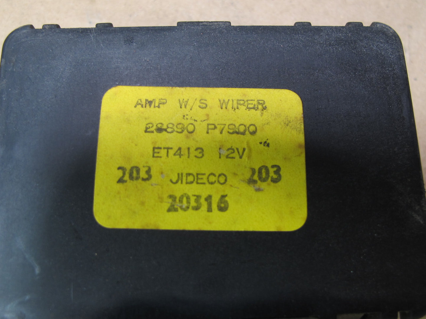 82-83 Datsun Nissan 280ZX S130 Windshield Wiper Arm AMP Module 28890-P7900 OEM