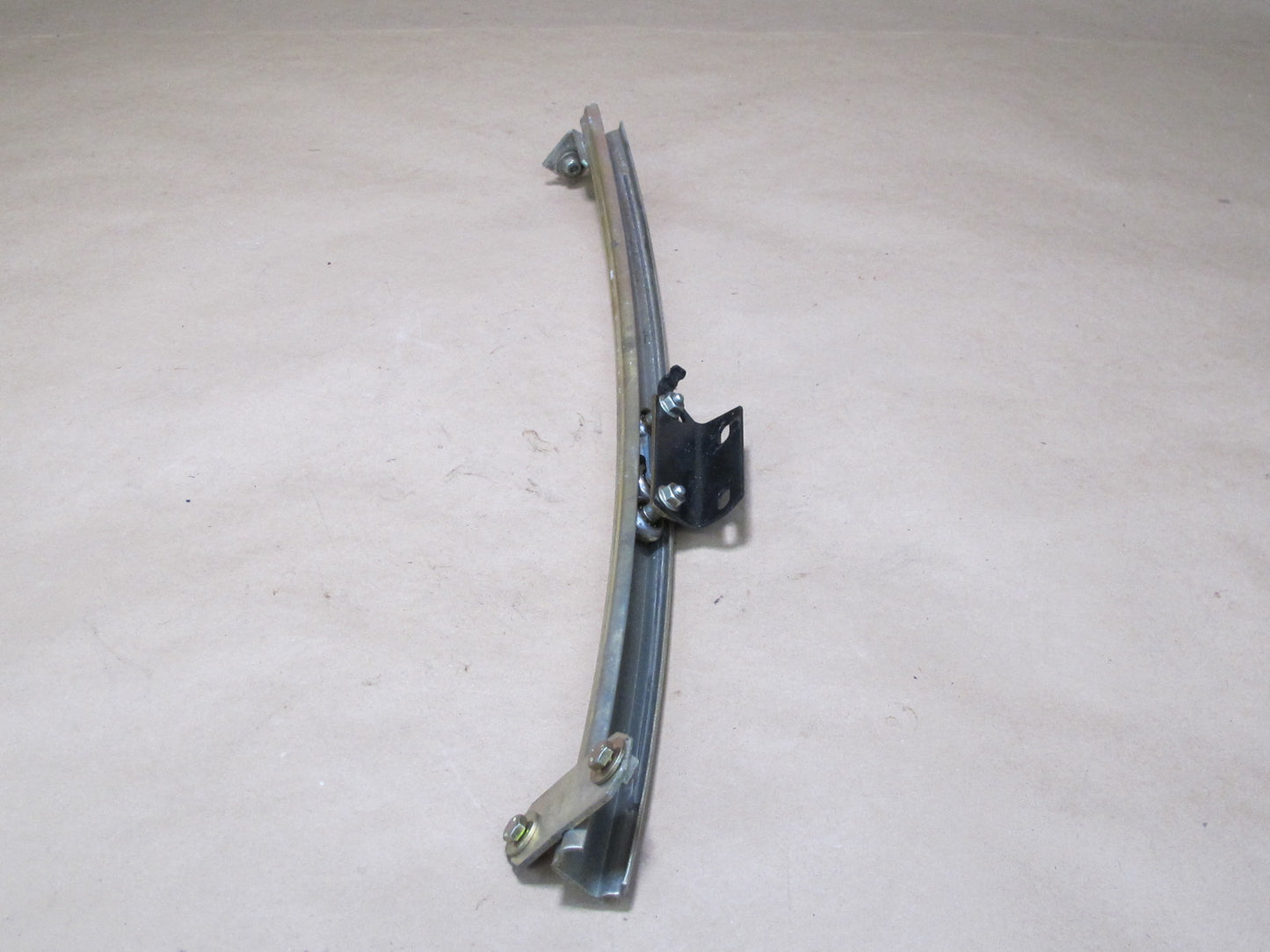 83-89 BMW E24 633CSi 635CSi Front Right Door Glass Window Guide Track Set OEM