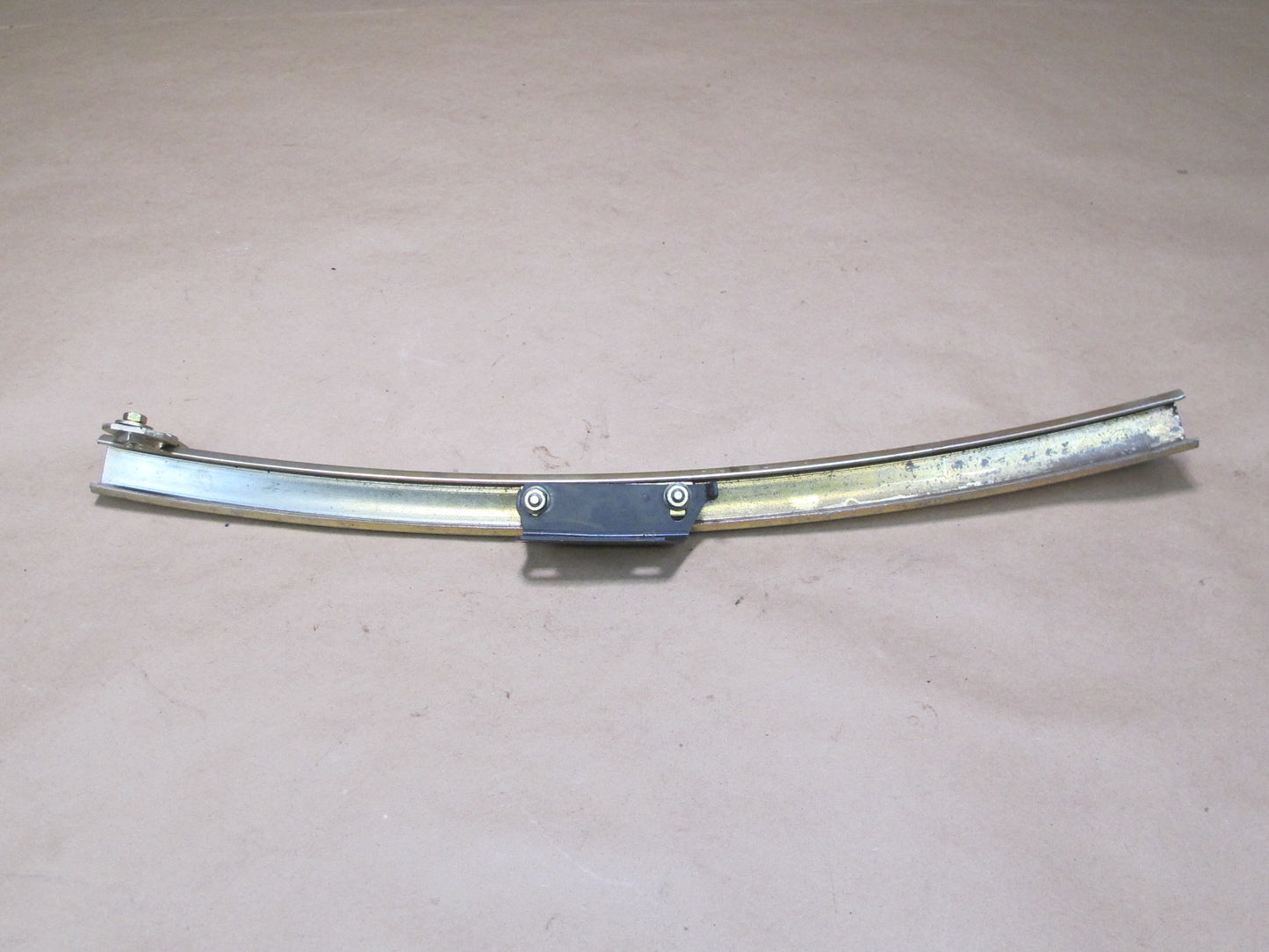 83-89 BMW E24 633CSi 635CSi Front Right Door Glass Window Guide Track Set OEM