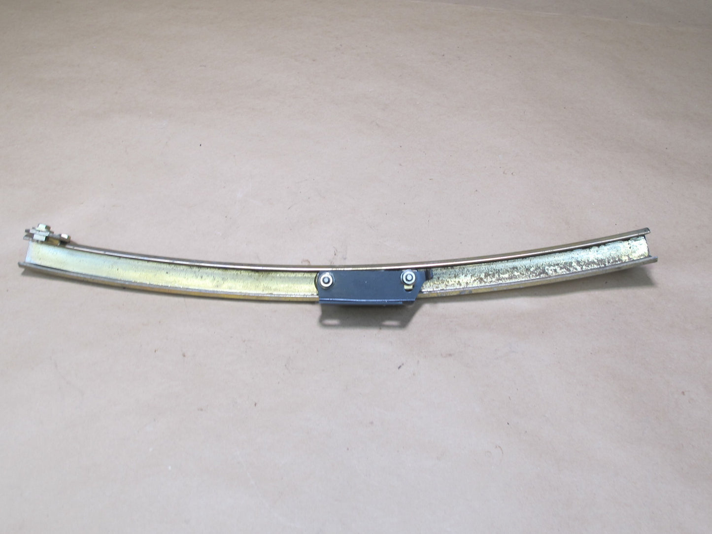 83-89 BMW E24 633CSi 635CSi Front Right Door Glass Window Guide Track Set OEM