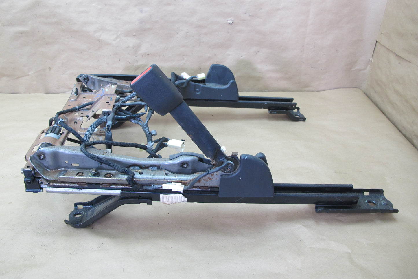 2013-2017 Infiniti JX35 QX60 Front Right Pass Side Seat Track Frame W/ Motor