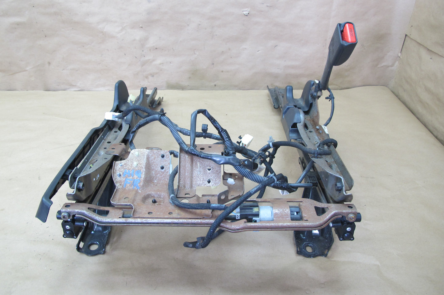 2013-2017 Infiniti JX35 QX60 Front Right Pass Side Seat Track Frame W/ Motor