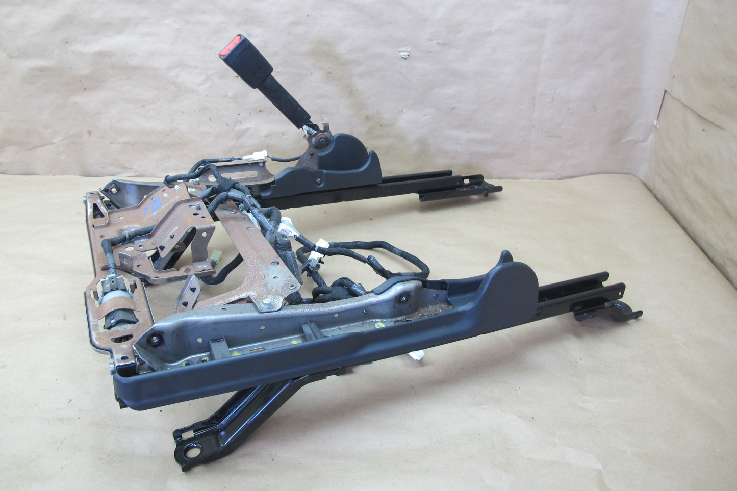2013-2017 Infiniti JX35 QX60 Front Left Driver Side Seat Track Frame W/ Motor