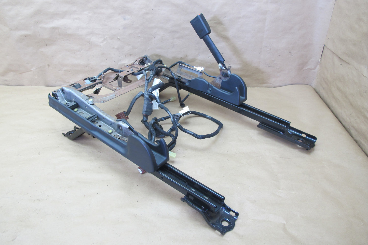 2013-2017 Infiniti JX35 QX60 Front Left Driver Side Seat Track Frame W/ Motor