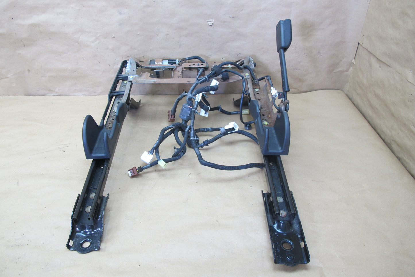 2013-2017 Infiniti JX35 QX60 Front Left Driver Side Seat Track Frame W/ Motor