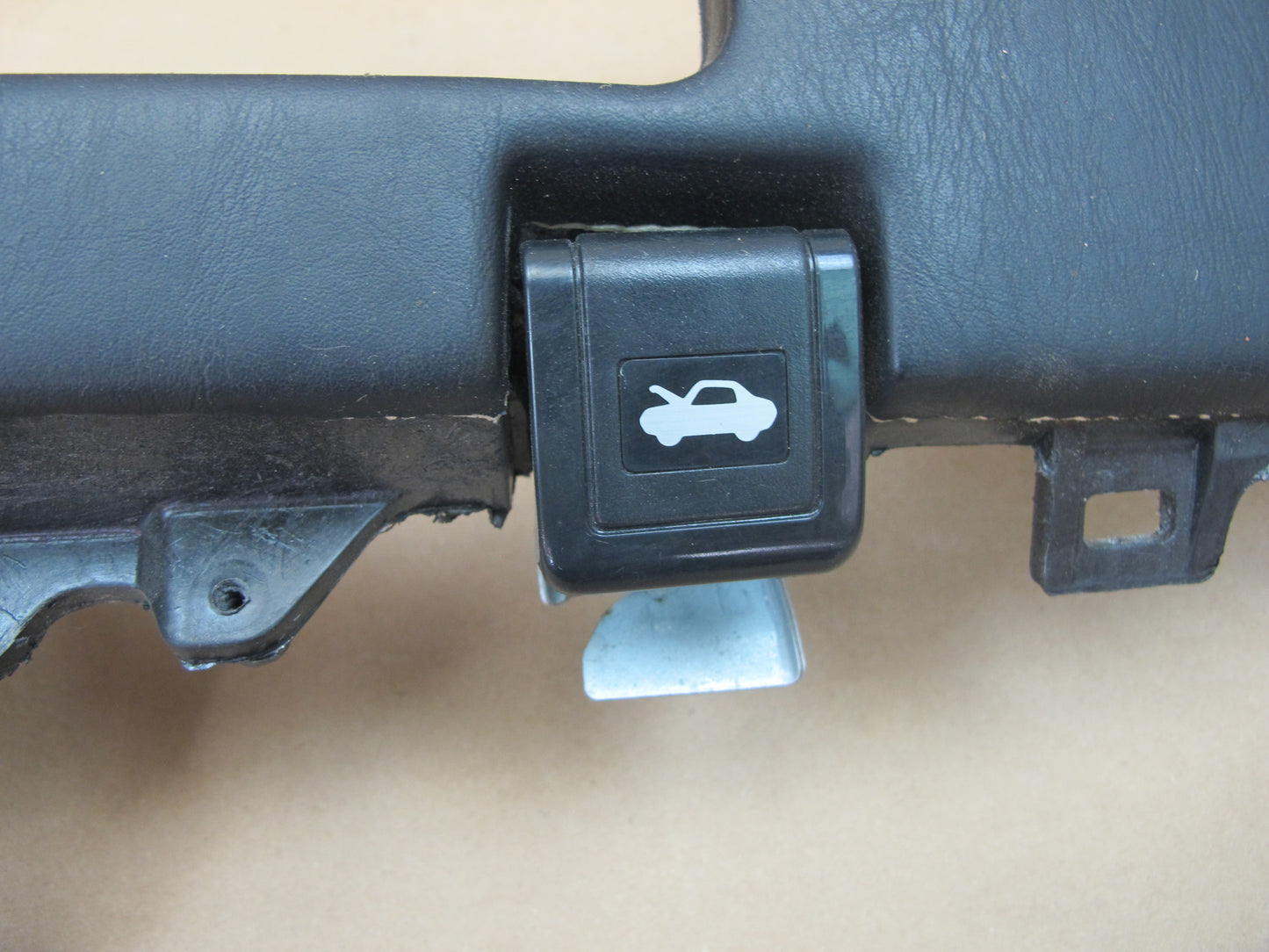 95-00 Lexus UCF20L LS400 Dash Left Lower Knee Trim Cover w Hood Lever OEM